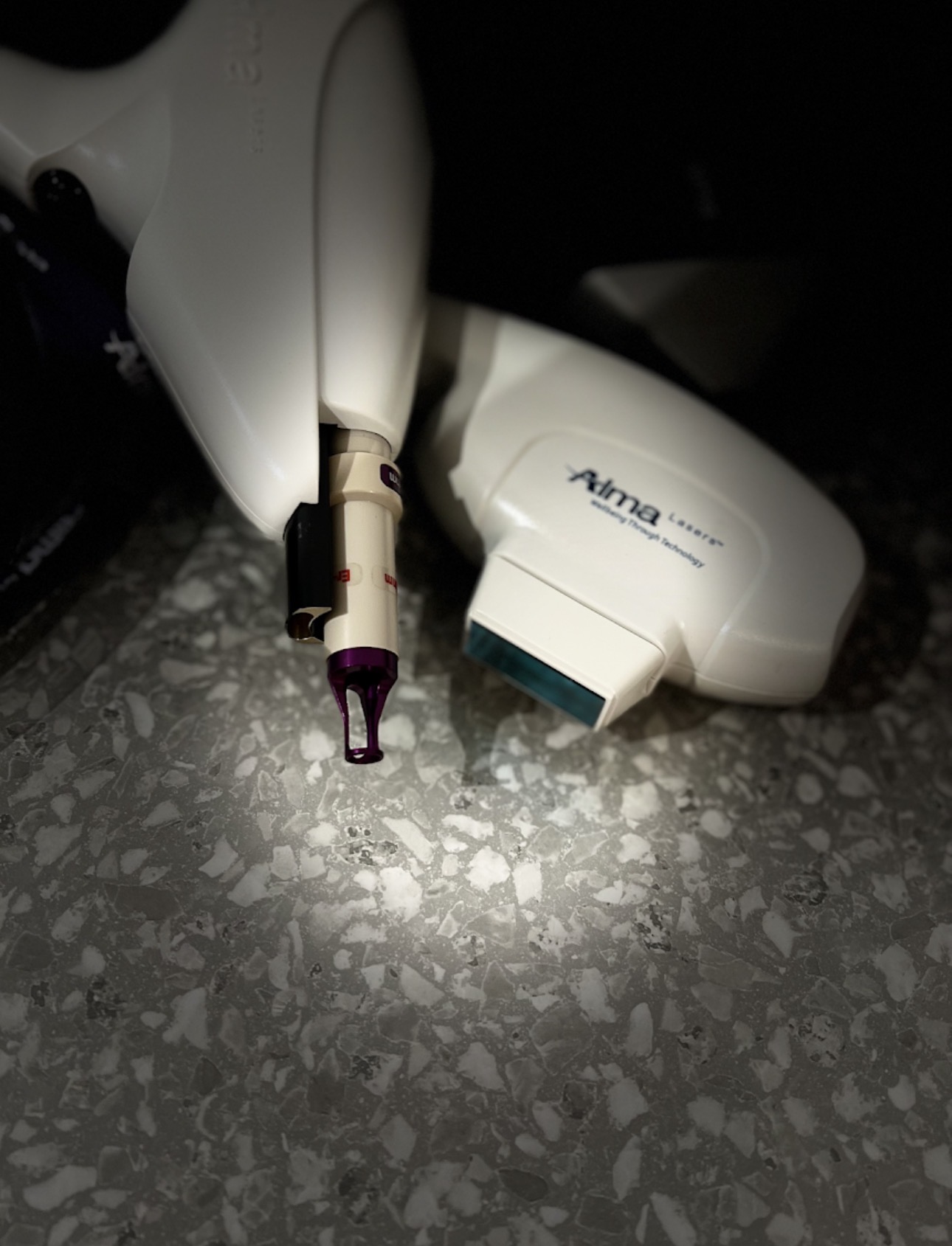 Aplikatory ALMA Harmony — DYE-VL i ClearLift — w gabinecie Balans MedSpa